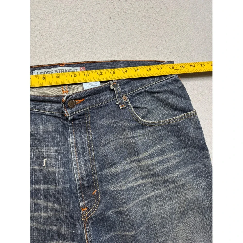 Levis levi 569